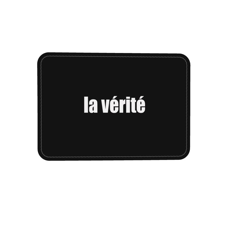 LA VÉRITÉ CHECKER BAG